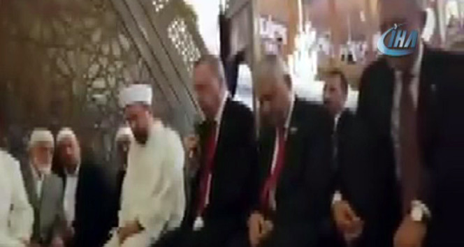 Başkan Erdoğan, Hacı Bayram Camii'nde Kur'an-ı Kerim okudu