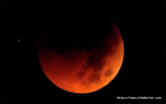 Canlı yayın: Yüzyılın 'Kanlı Ay Tutulması' başladı!