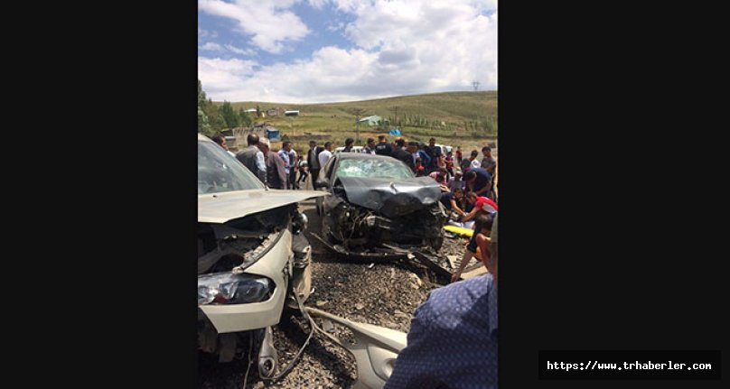 Erzurum’da otomobiller kafa kafaya çarpıştı: 12 yaralı