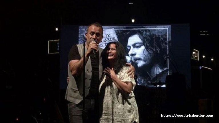 Haluk Levent Barış Akarsu anısına konser verdi