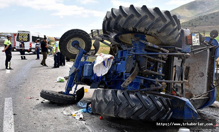 Sivas'ta feci kaza! Minibüs işçileri taşıyan traktöre çarptı: Çok sayıda yaralı var