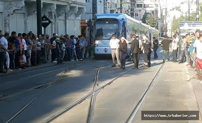 Sultanahmet'te tramvay raydan çıktı! Seferler durduruldu