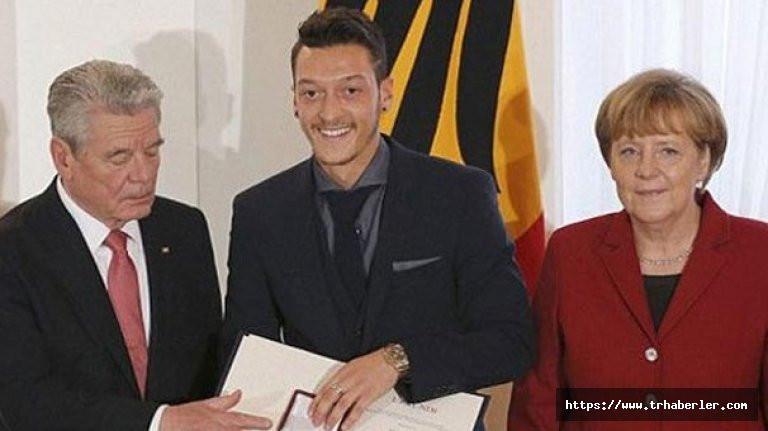 Angela Merkel'den flaş Mesut Özil açıklaması!