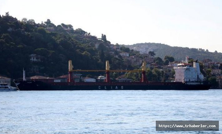 Boğaz'da büyük tehlike: Yalılara doğru sürüklenen gemi son anda durdu