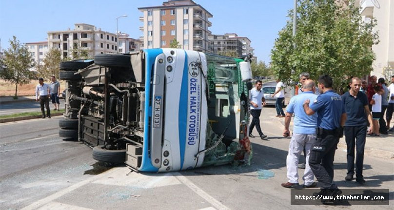 Halk otobüsü ile ticari taksi çarpıştı: 18 yaralı
