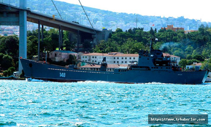 Rus savaş gemisi 'ORSK' İstanbul Boğazı'ndan geçti