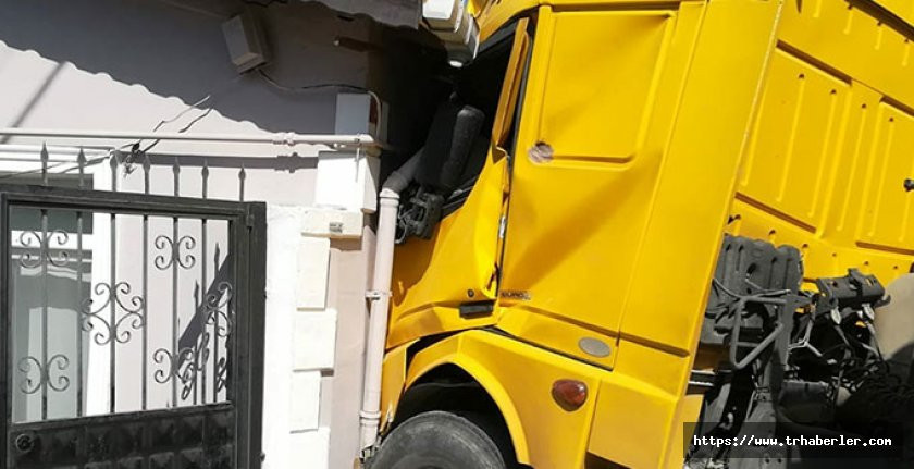 Silivri'de hafriyat kamyonu eve girdi! Sürücüsü hakkında şok gerçekler ortaya çıktı!
