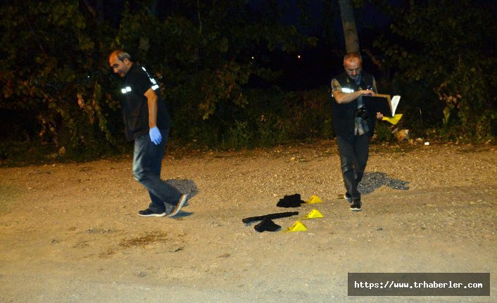 Bursa İnegöl'de olaylı gece! Kız meselesi için birbirlerine silah ve bıçakla saldırdılar video