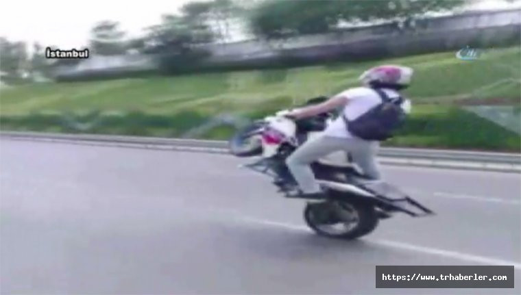 İstanbul'da trafikte bir motosikletli maganda daha tehlike saçtı! Video Haber İzle