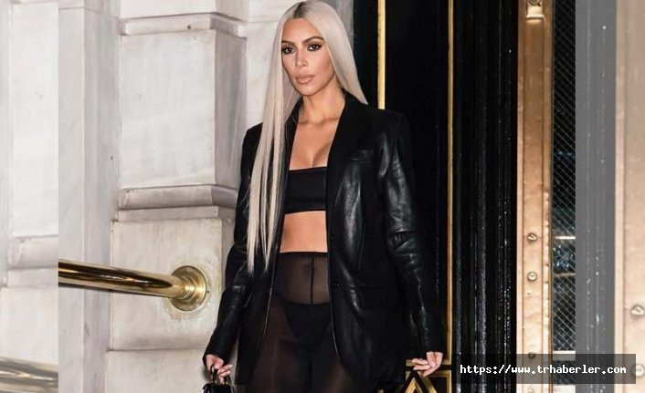 Kim Kardashian dolar baskılı kombini ile partiye gitti!