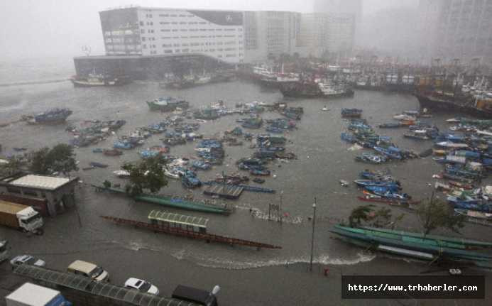 Süper tayfun Mangkhut'un vurdu! Filipinler’den kötü haber...