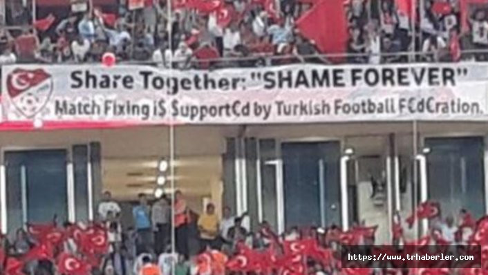 Türkiye - Rusya maçında açılan pankart tepki çekti