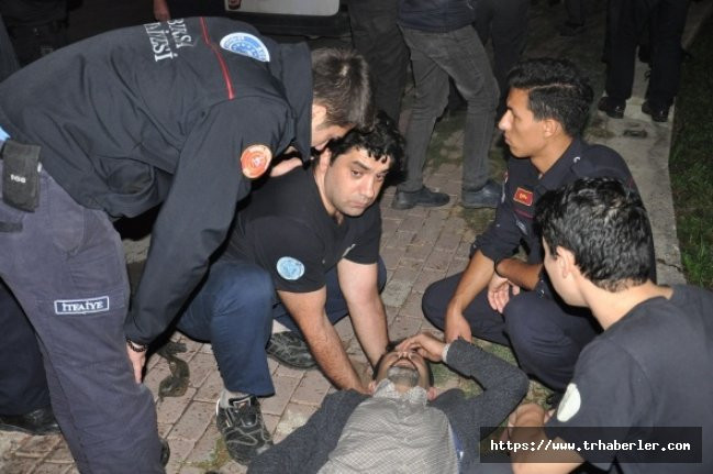 Bursa'da trafik kazası! Otomobil paramparça oldu