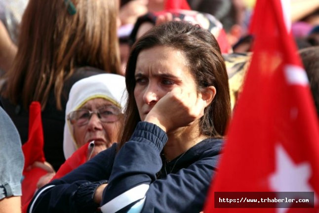 Erdoğan'ı karşısında gören vatandaşlar, mutluluk gözyaşı döktü