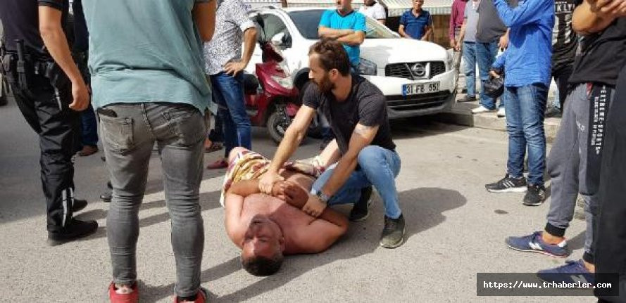 Eşinin yakını ile aldattığı iddiasıyla sokağa çıkan adam çıplak protesto etti!