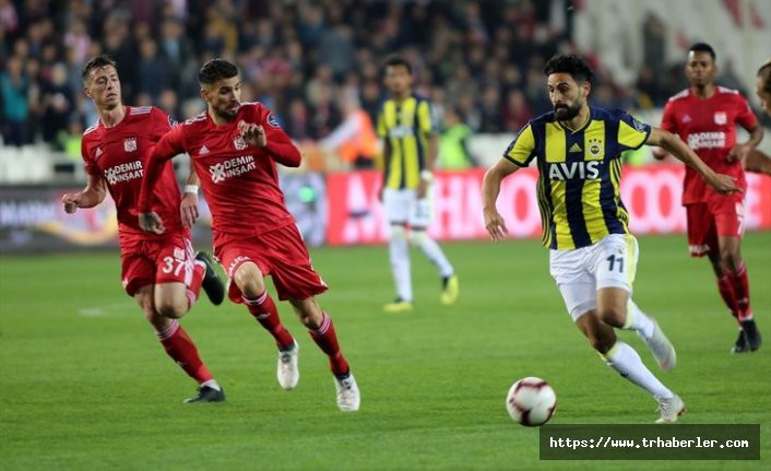Fenerbahçeye kötü haber! Mehmet Ekici 3 hafta forma giyemeyecek!