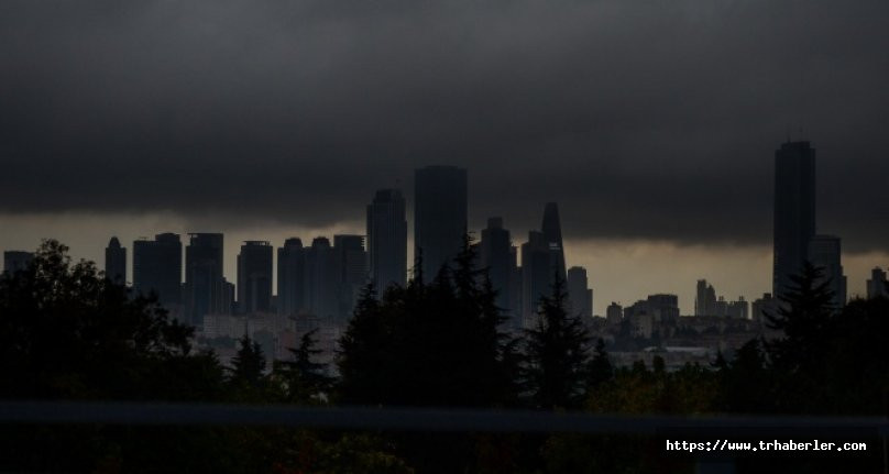 İstanbul'un Üstüne Kara Bulutlar Çöktü