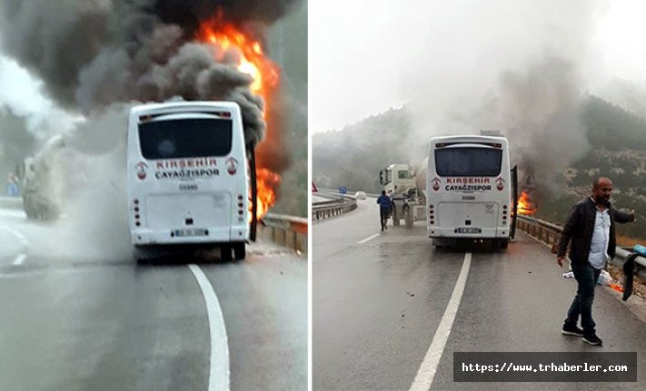Takım otobüsü seyir halinde alev alev yandı! Futbolcular dehşeti yaşadı