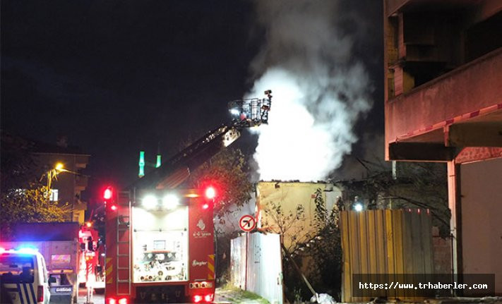 Ümraniye'de 2 katlı metruk binada yangın