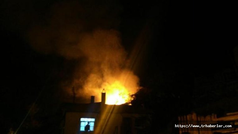 Ahşap evde çıkan yangın, mahalleliye korku dolu saatler yaşattı!