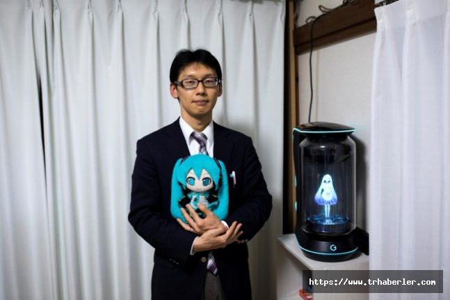 17 bin dolarlık düğün! Japon adam hologramla evlendi...