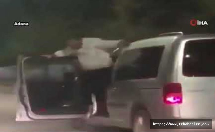 Trafikteki araçta kapıyı açıp ölümle dans eden sürücü şok etti! Video Haber İzle