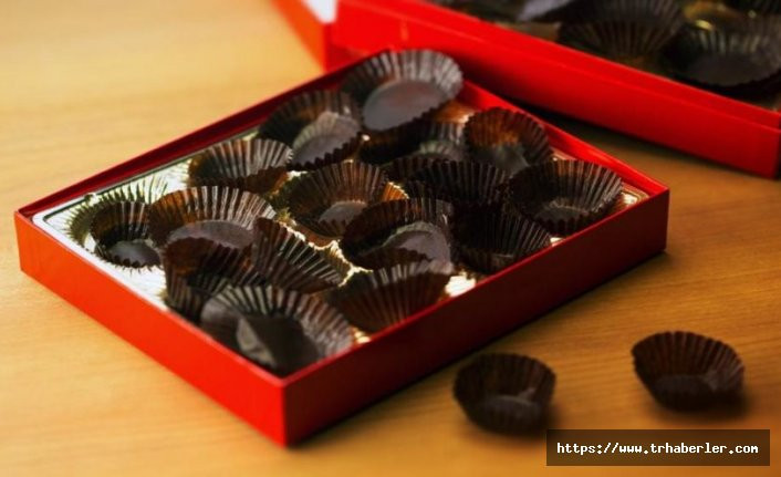Boş çikolata kutusu ,16 yıldır çalışıtığı kuruma veda ettirdi