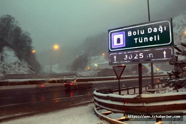 Bolu Dağı'nda kar yağışı ve sis sürücülere zor anlar yaşattı!