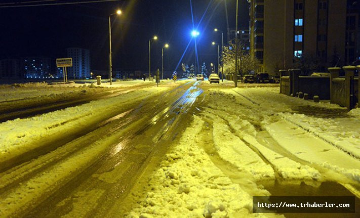 Kahramanmaraş'ta  kar yağışı başladı! Kahramanmaraş'ta okullar tatil mi?