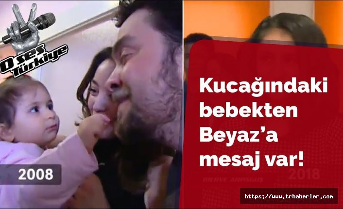 O Ses Türkiye'de duygu dolu anlar! Beyaz’ın kucağındaki bebek büyüdü ve mesaj gönderdi - video izle