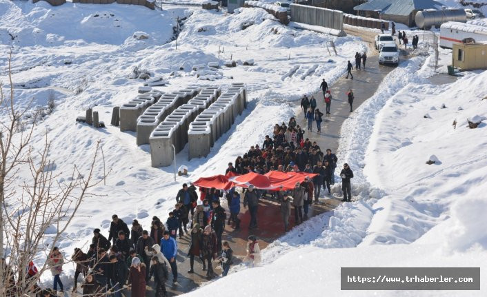Terörden arındırılan Çukurca’da Türk Bayraklı doğa yürüyüşü