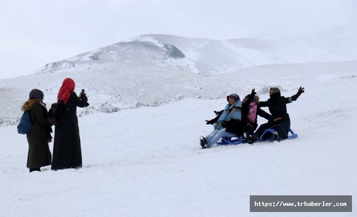 Zigana'da kar kalınlığı 80 santimetreye ulaştı