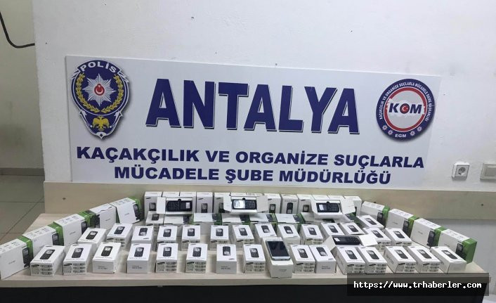 Antalya'da kaçak telefon operasyonu