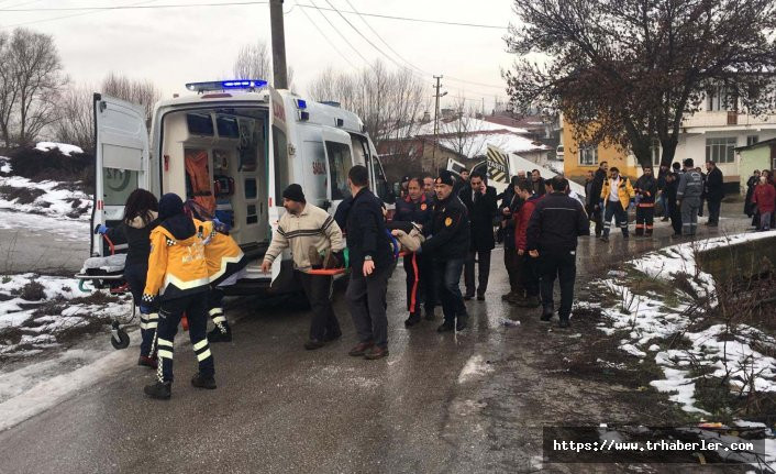 Engelli öğrencileri taşıyan minibüs kanala düştü: 5 yaralı