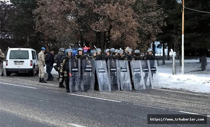 İstanbul'dan Ankara'ya yürüyen gruba jandarma engeli