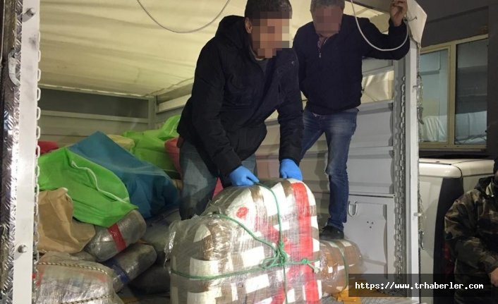  İzmir'de uyuşturucu operasyonu: 200 kilogram skunt ele geçirildi