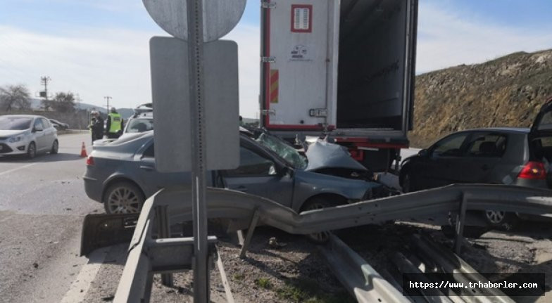Balıkesir’de feci kaza: Şoför araçta sıkışarak can verdi!