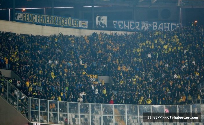 Beşiktaş-Fenerbahçe derbisinin devre arasında olay şarkı!
