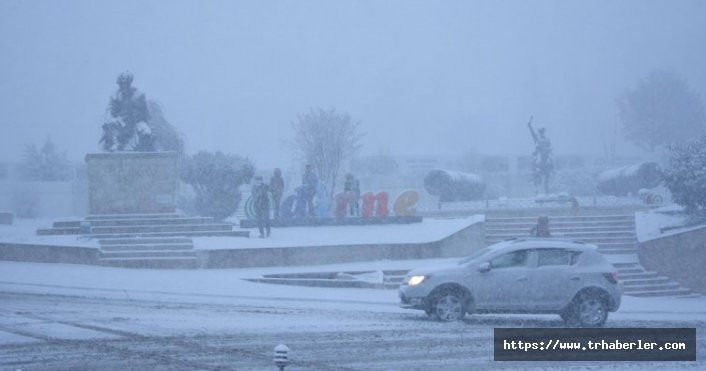Edirne'de kar yağışı etkili oluyor!