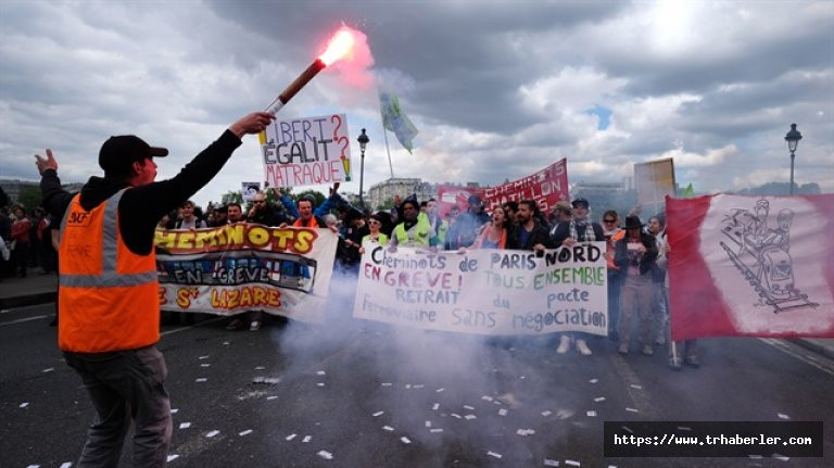 Fransa’da 24 saat grev: Macron'un istifası isteniyor!