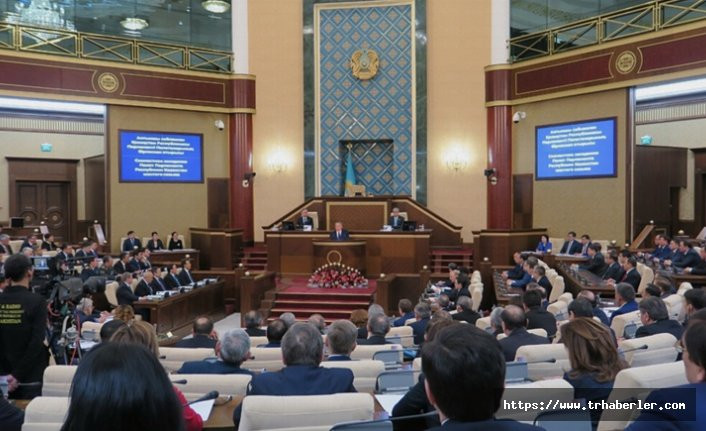Kazakistan siyasetinde deprem