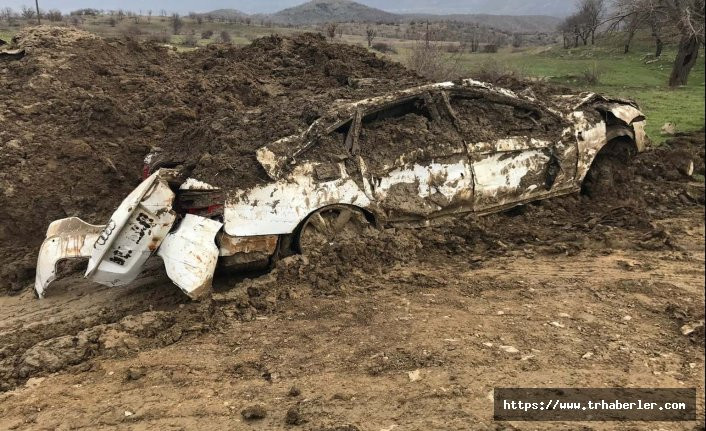 PKK'lı teröristlerin İstanbul'dan çaldığı araç Lice'de gömülü bulundu