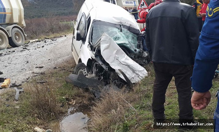 TIR'la çarpışan hafif ticari aracın sürücüsü öldü