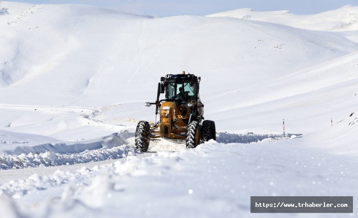 Van'da kar engeli: 120 yerleşim yeri ulaşıma kapandı