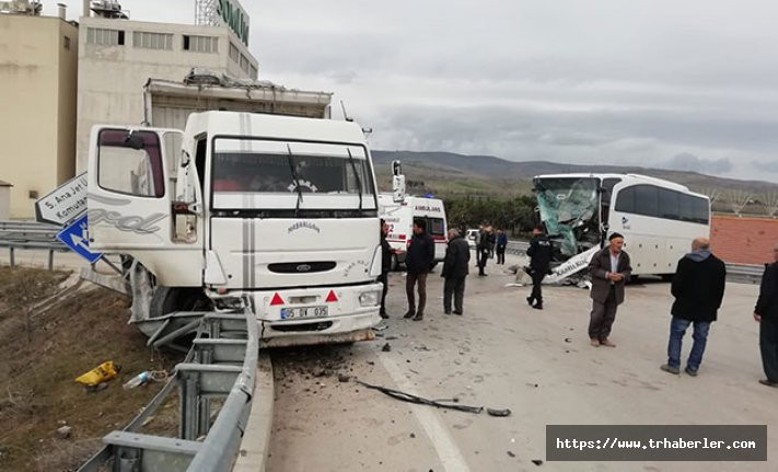 Amasya’da yolcu otobüsü ile kamyon çarpıştı: 15 yaralı