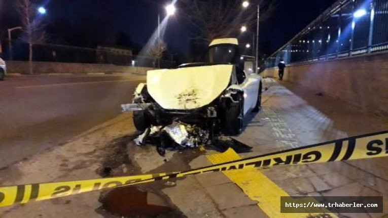 Ankara'da Ferrari ile taksi çarpıştı ! Nevzat Çakır hayatını kaybetti