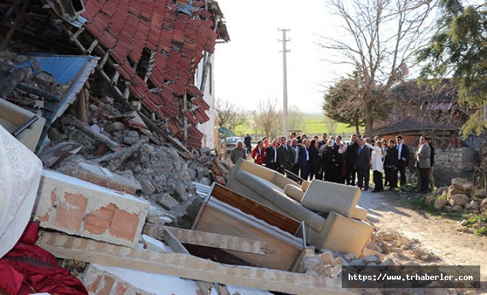 Deprem bölgesinde okullar 3 gün tatil edildi