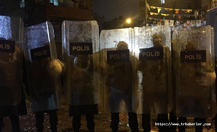Diyarbakır HDP'de açlık grevindekilere operasyon: 5 gözaltı