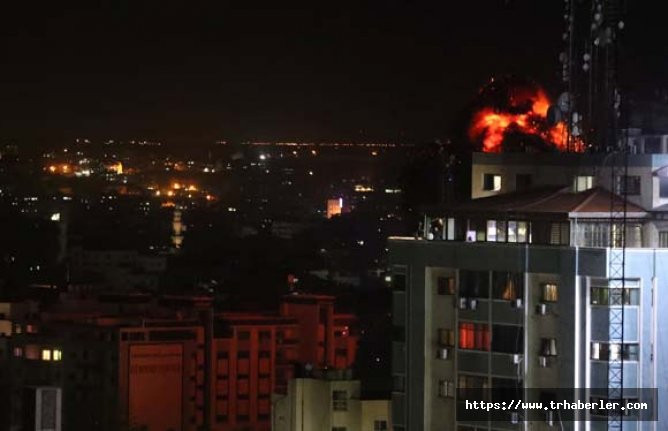 İsrail uçakları Hamas ofisini bombaladı