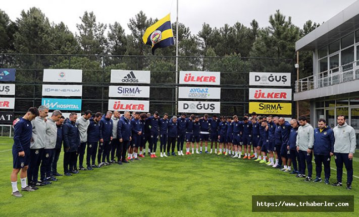 Fenerbahçe antrenmanında Can Bartu için saygı duruşu
